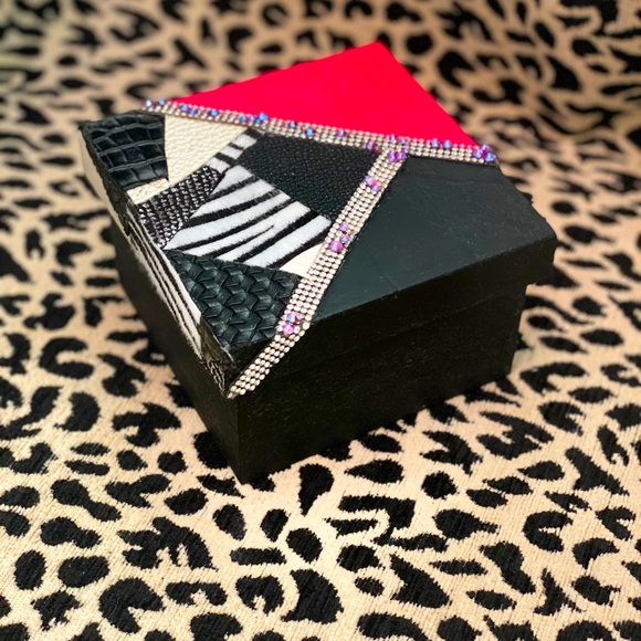 80’s inspired Patches Decor box - Picture 1 of 4